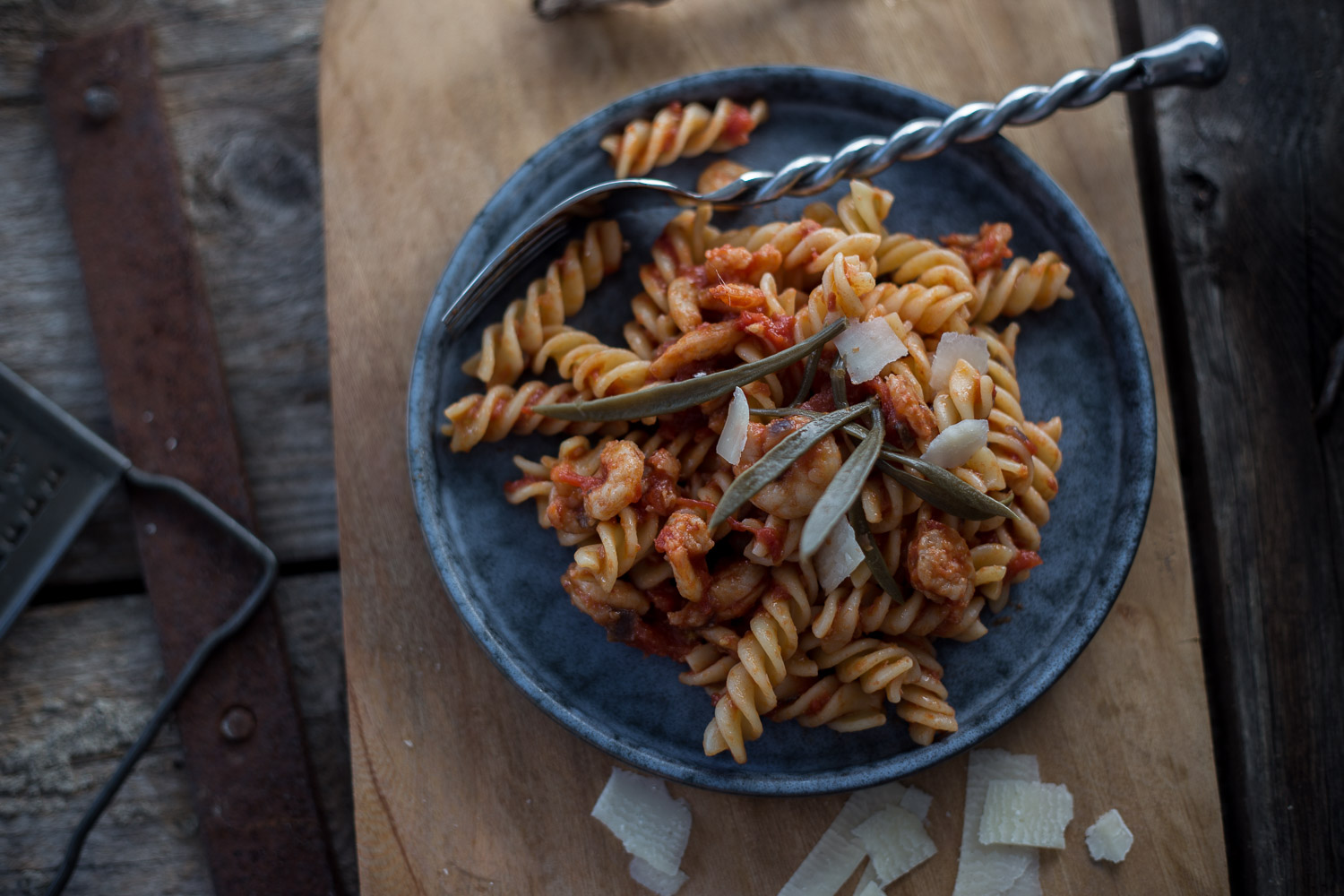 pasta with tomato sauce and prawns